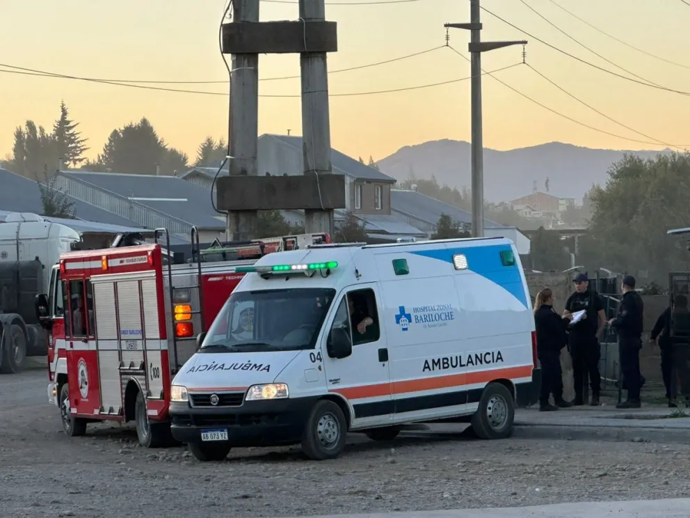 Apuñaló a su madre en una despensa y huyó