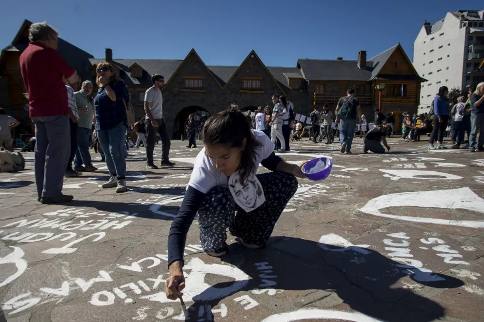 El 24 de marzo se conmemoró con la tradicional pintada de pañuelos 