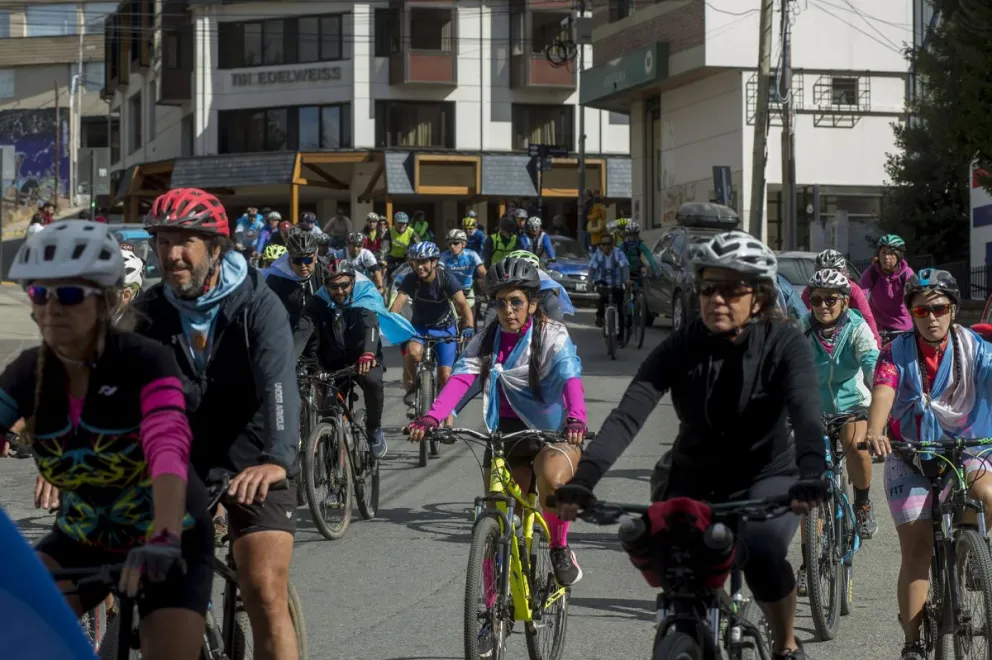 Con mucha emoción, se realizó la primera "Bicicleteada por Malvinas"