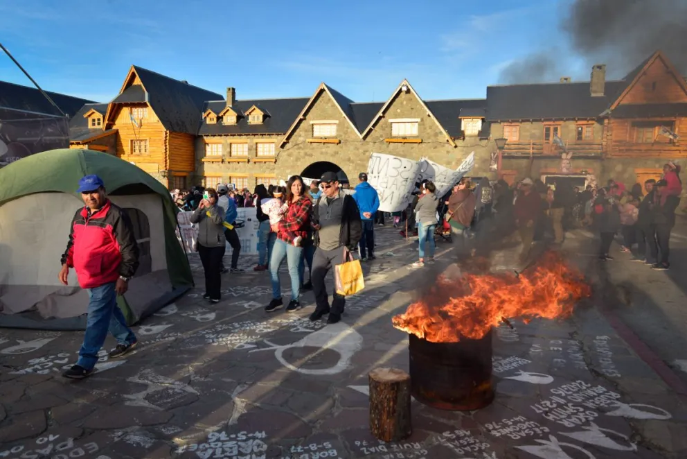 Continúa el reclamo policial en el Centro Cívico