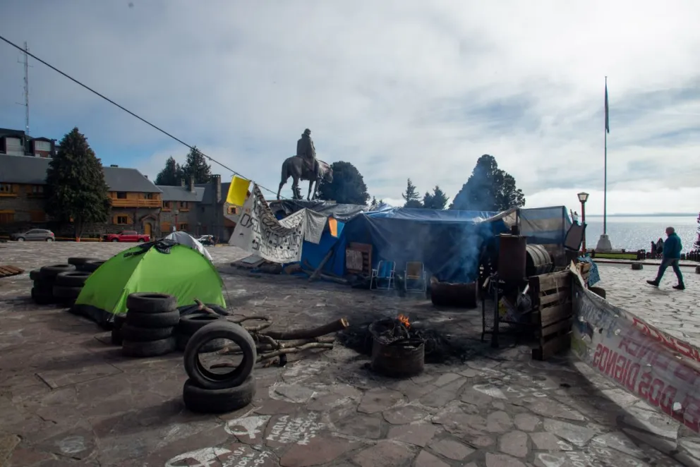 Como "represalia" al reclamo policial, comenzaron los traslados del personal