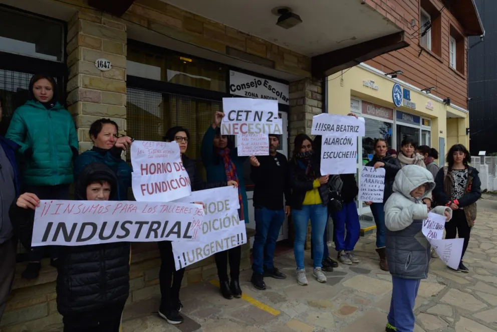 La comunidad escolar del CET 2 reclama por las condiciones edilicias