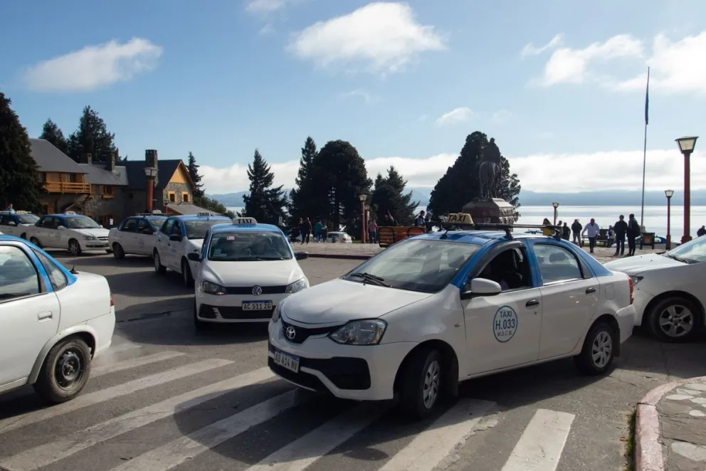 Adjudicarán 50 licencias de taxis y 40 de remises