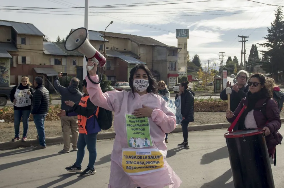 Crece el conflicto entre trabajadores de salud y el Gobierno provincial. Foto archivo: Marcelo Martínez