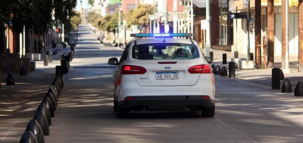 Tres personas fueron detenidas por intentar robar ropa de una feria