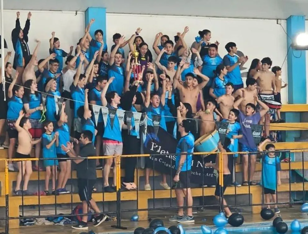 Piletas del Nahuel campeón y Pehuenes en un brillante podio