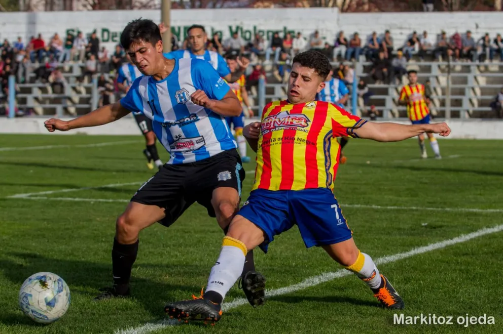 Estudiantes festejó en El Bolsón y en el Municipal no hubo goles