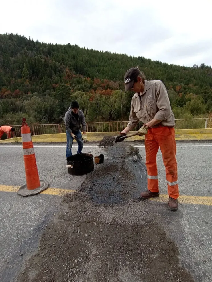 Trabajan para acondicionar la ruta 40 antes de la nieve