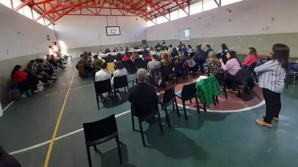 Estudiantes y docentes de Escuelas Técnicas de la provincia debaten en Bariloche