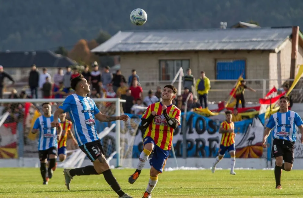 Alas y Cruz del Sur, por el pase a la gran final de la A