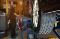 Qué problemas puede ocasionar un neumático en malas condiciones