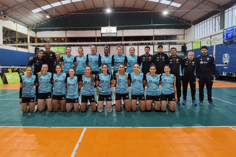 Las Panteras jugaron un amistoso en un BVC repleto