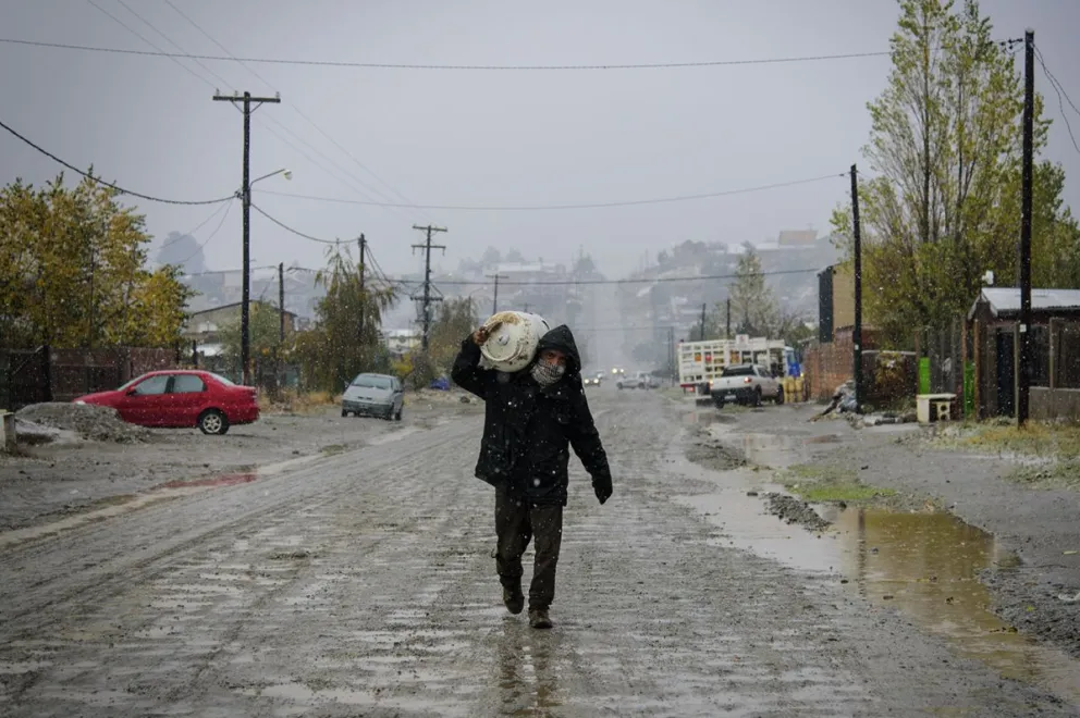 Empieza el reparto de garrafas del Plan Calor