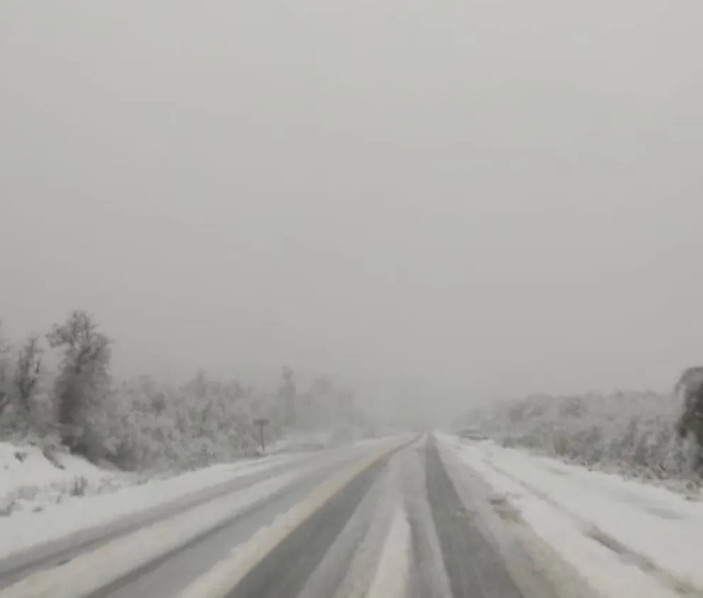 Por acumulación de nieve, es obligatorio el uso de cadenas