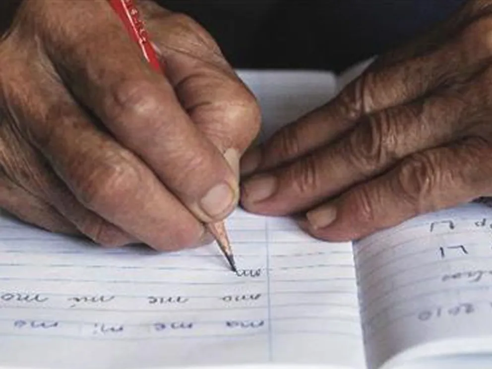Un programa de alfabetización para personas que no saben leer o escribir