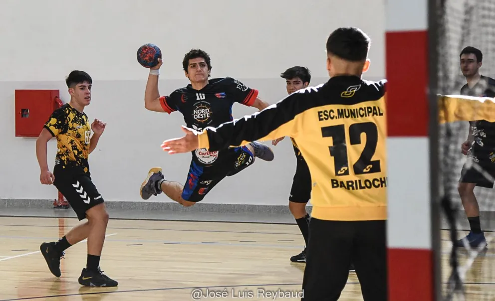 El torneo Oficial sumó juego en la UNCO