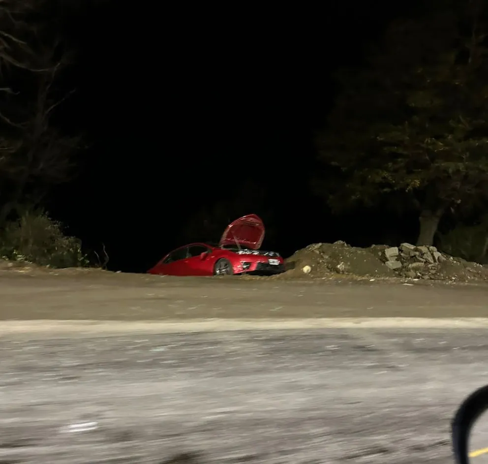 Un motociclista resultó herido en avenida Bustillo