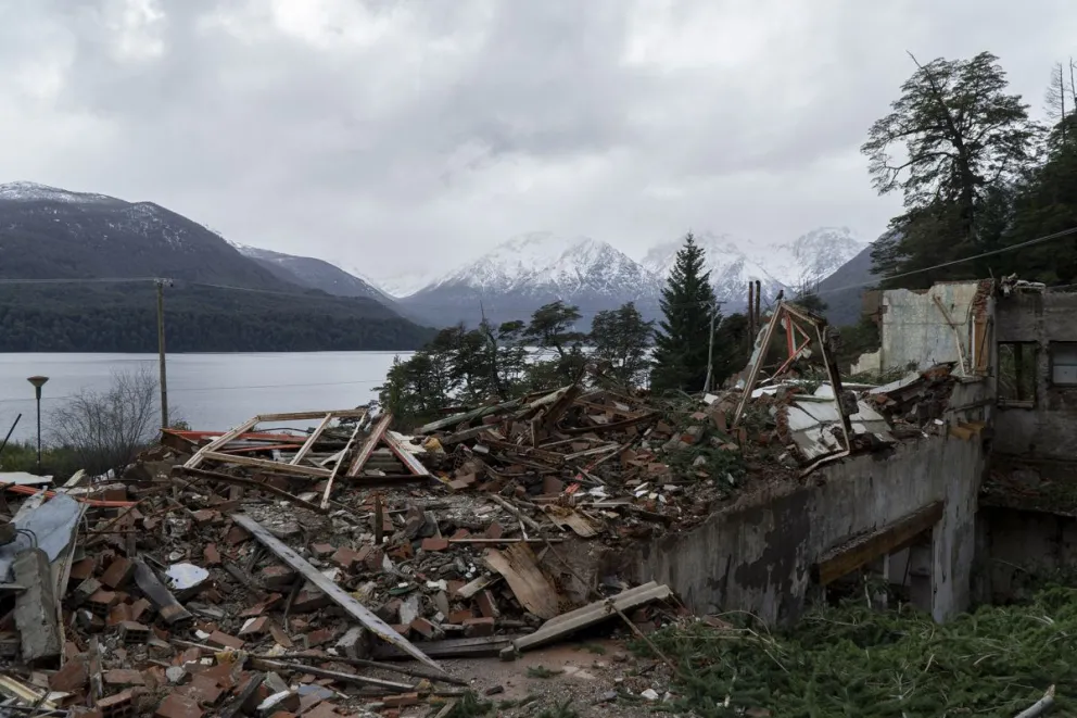 Demolieron el hotel de Villa Mascardi