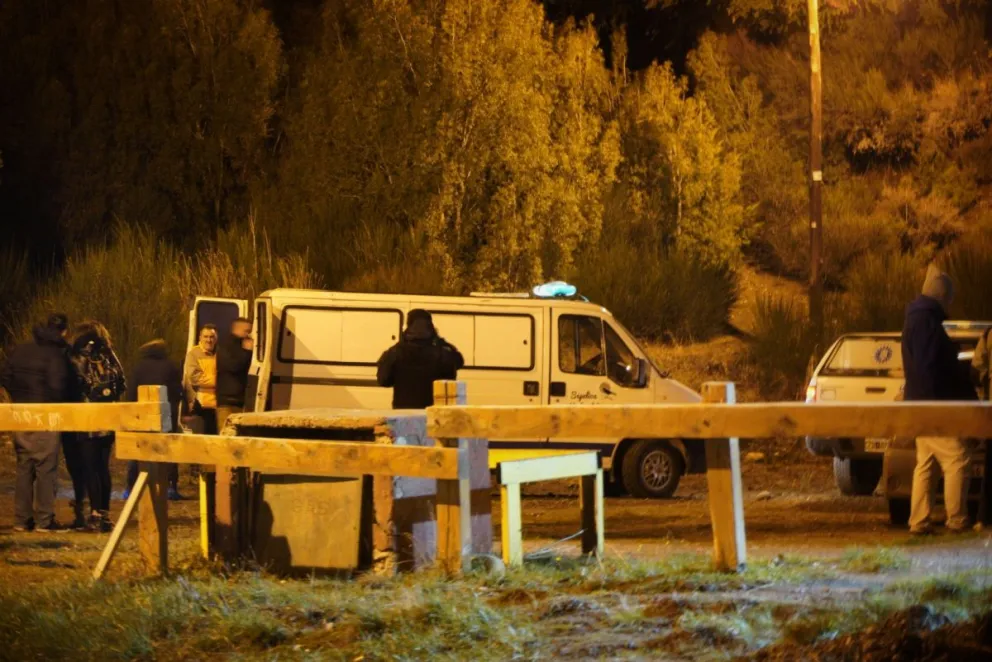 Hallaron una persona sin vida en un descampado frente al barrio Ada María Elflein