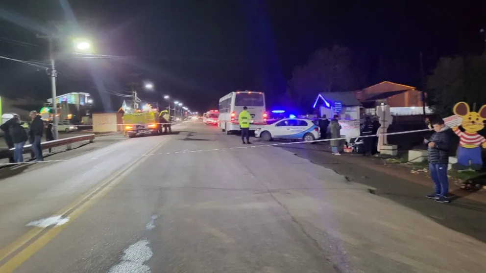 Un hombre murió al ser atropellado por un colectivo